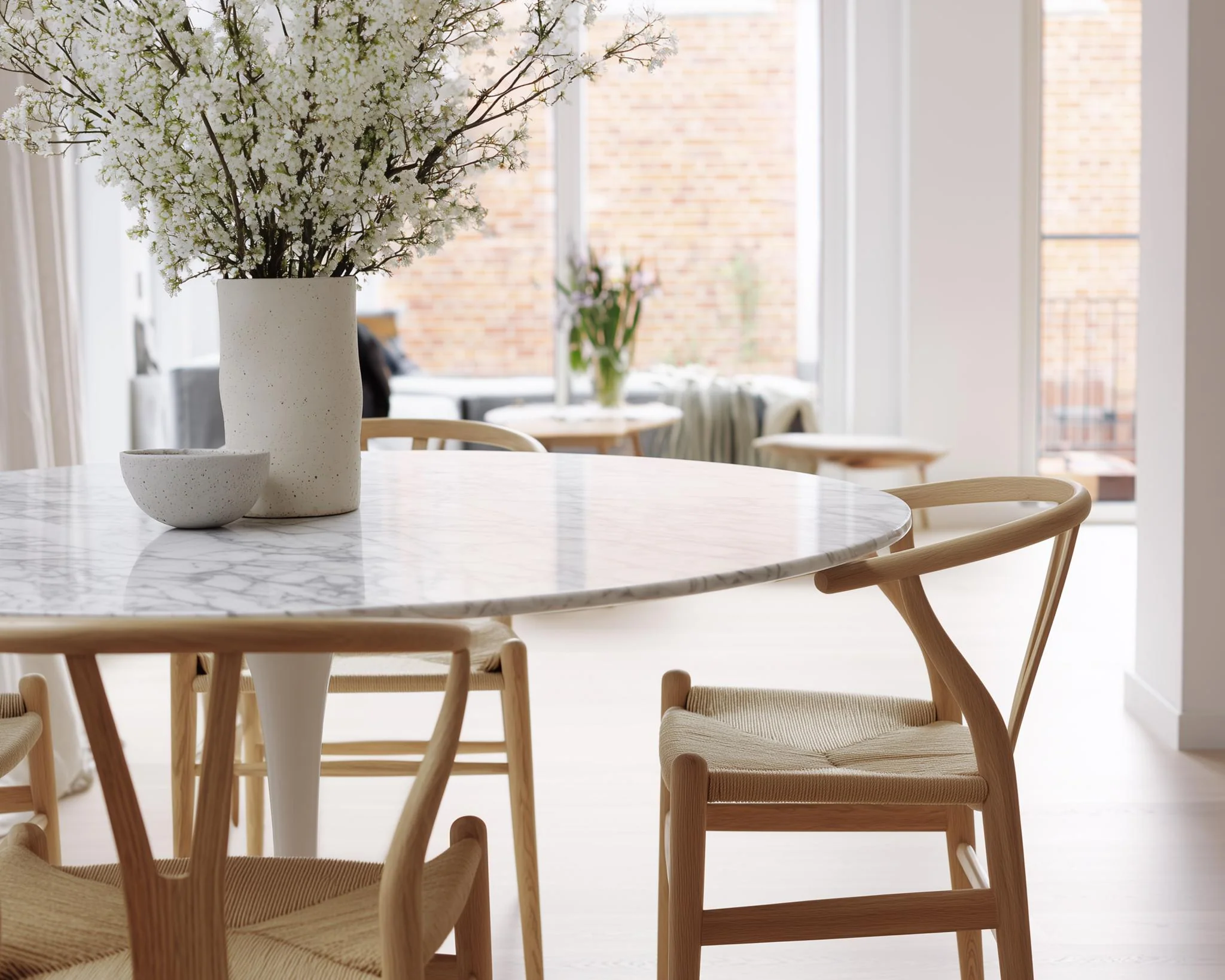Tulip Table Round - Carrara - Image 7